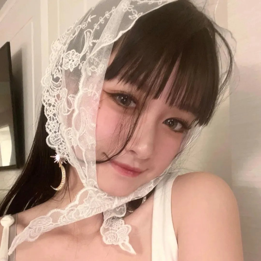 女皇的对手海报