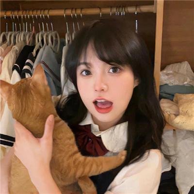 克拉拉·索拉海报